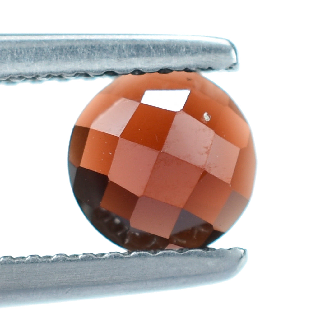 DARK RED GARNET CHECKER ROUND CAB 6MM 0.93 Cts.