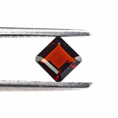 DARK RED GARNET CUT SQUARE-OCTAGON 4MM 0.44 Cts.
