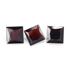 DARK RED GARNET PRINCESS CUT SQUARE (MEDIUM) 10MM 4.66 Cts.