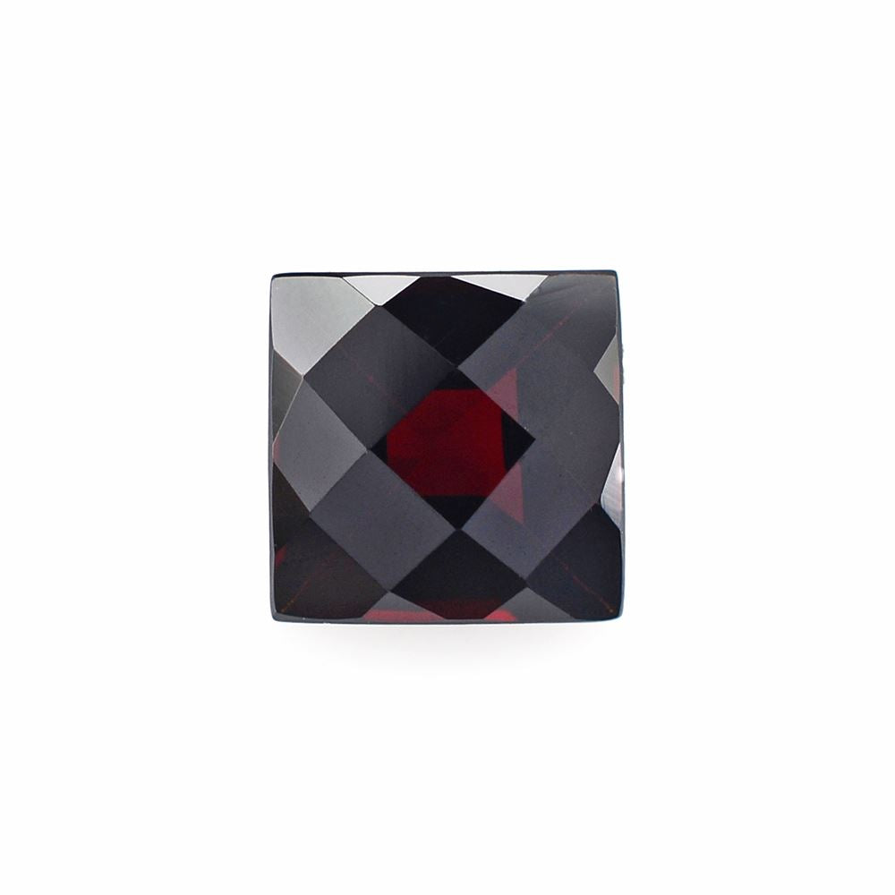DARK RED GARNET CHECKER CUT SQUARE 5MM 0.87 Cts.