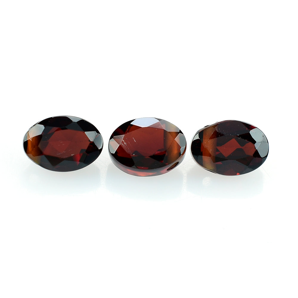 RED GARNET CUT OVAL (FULL DRILL) 7X5MM 1.31 Cts.