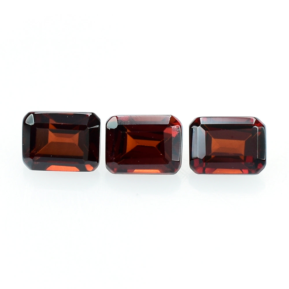 RED GARNET CUT OCTAGON 4X3MM 0.25 Cts.