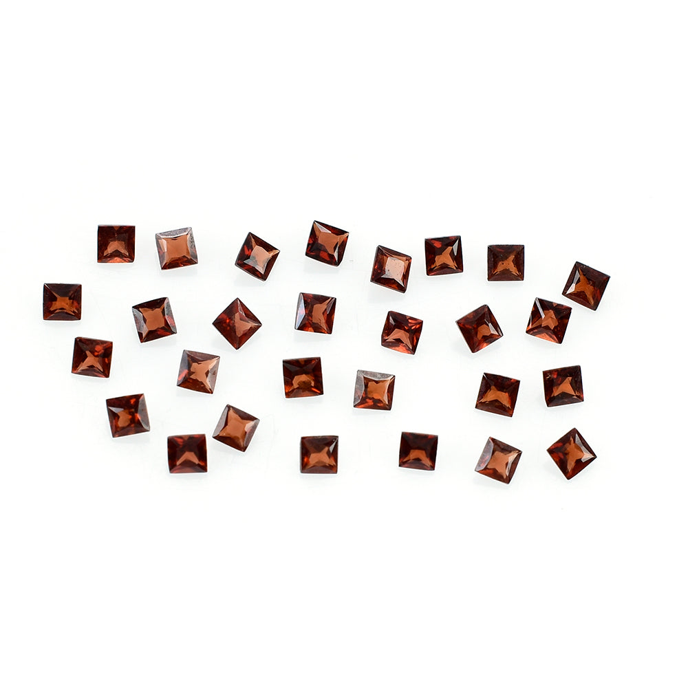 RED GARNET PRINCESS CUT SQUARE 2.50MM 0.12 Cts.