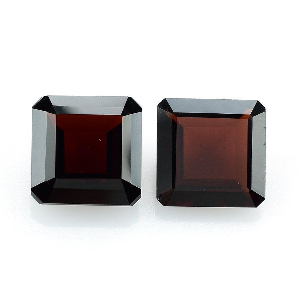 RED GARNET CUT SQUARE-OCTAGON 10MM 5.57 Cts.