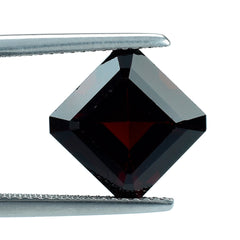 RED GARNET SQUARE-OCTAGON (MEDIUM) 10MM 5.69 Cts.