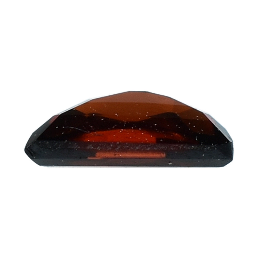 RED GARNET HALF MOON 5X2.50MM 0.26 Cts.