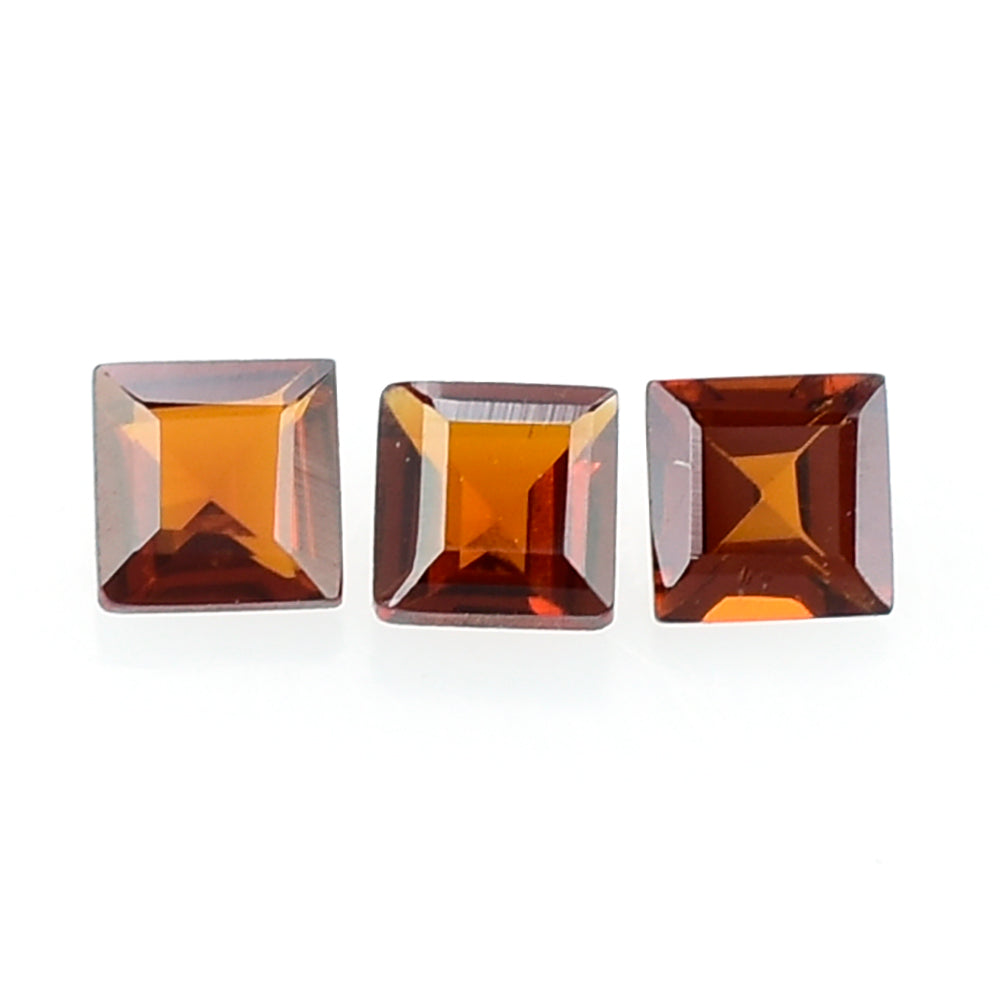 RED GARNET CUT SQUARE 2.00MM 0.07 Cts.