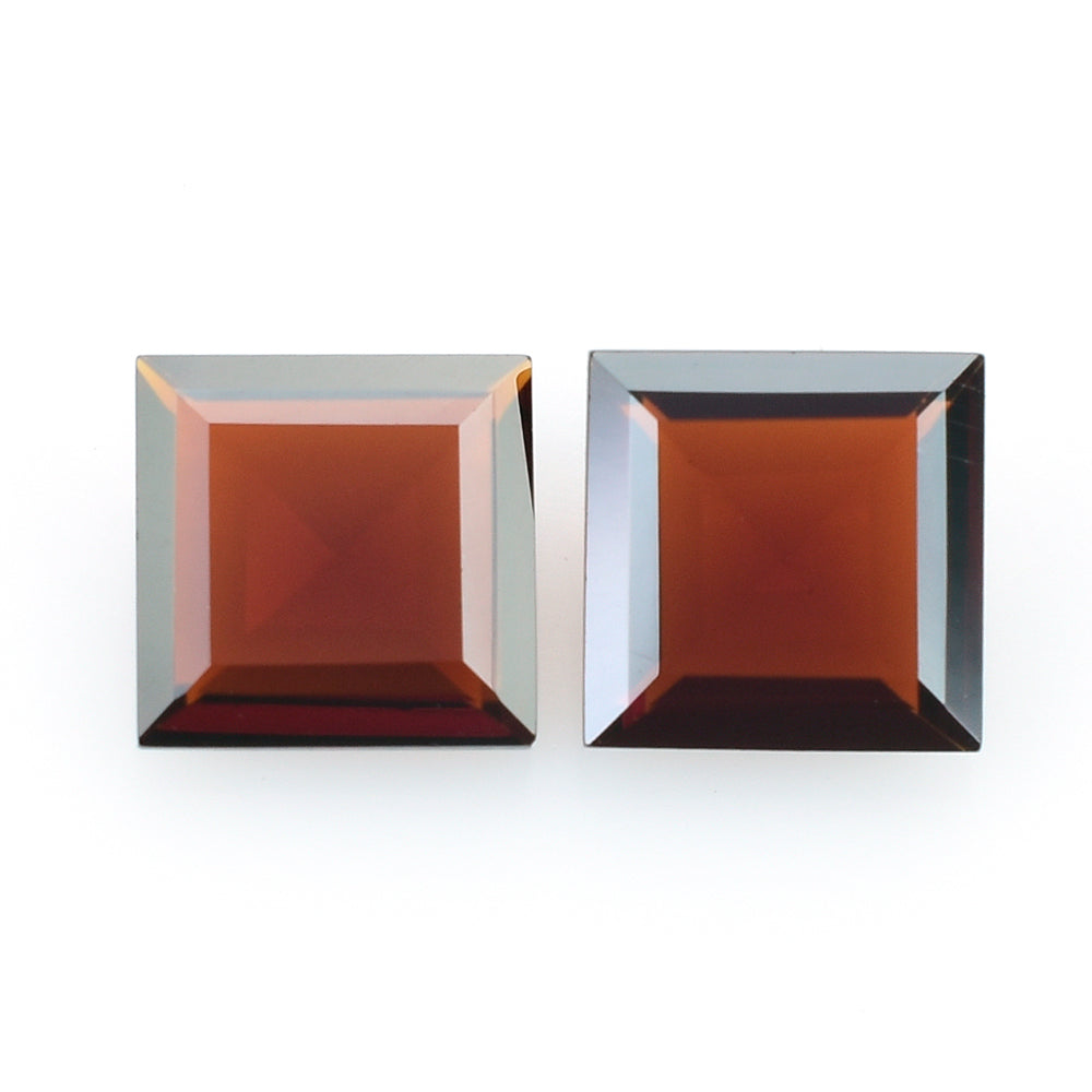 RED GARNET CUT SQUARE 8.00MM 2.50 Cts