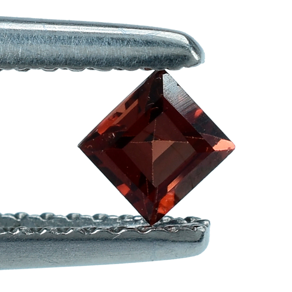 RED GARNET CUT SQUARE 3.50MM 0.49 CTS