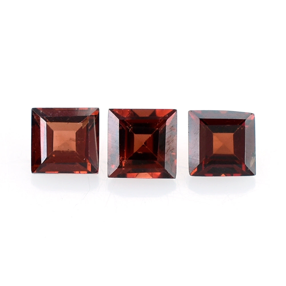 RED GARNET CUT SQUARE 3.50MM 0.49 CTS