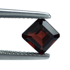 RED GARNET SQUARE-OCTAGON 6MM 1.39 Cts.