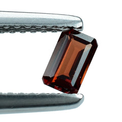 RED GARNET CUT OCTAGON 5X3MM 0.40 Cts.