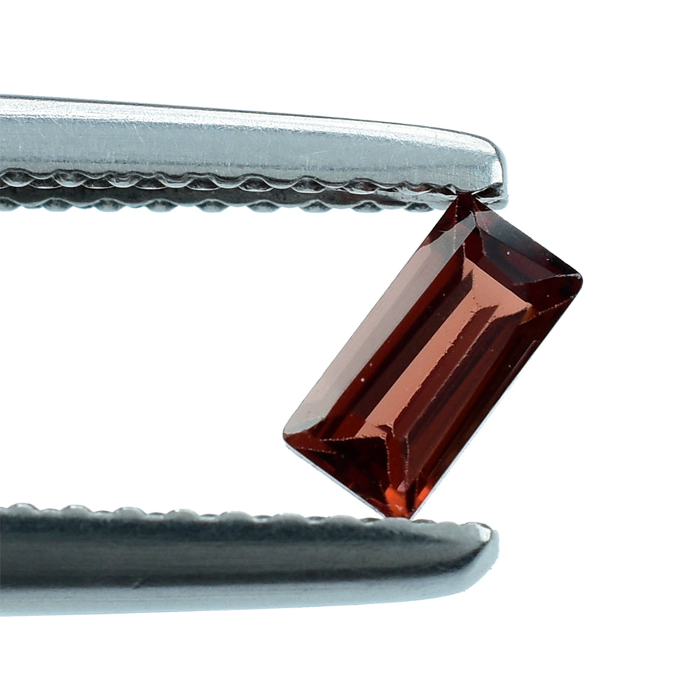 RED GARNET CUT BAGUETTE 5X2.50MM 0.28 Cts.