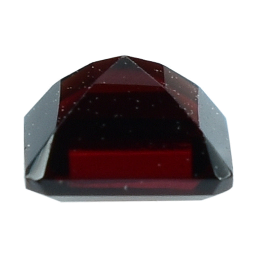 RED GARNET SQUARE-OCTAGON 4MM 0.39 Cts.