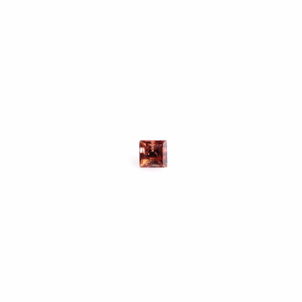 RED GARNET CUT SQUARE 1.50MM 0.03 Cts.