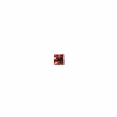 RED GARNET CUT SQUARE 1.50MM 0.03 Cts.