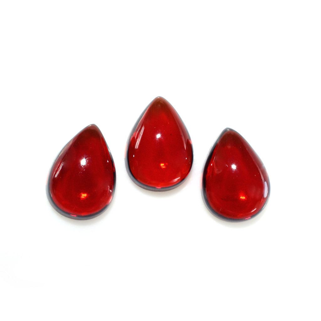 RED GARNET PLAIN PEAR CAB 7X5MM 1.00 Cts.
