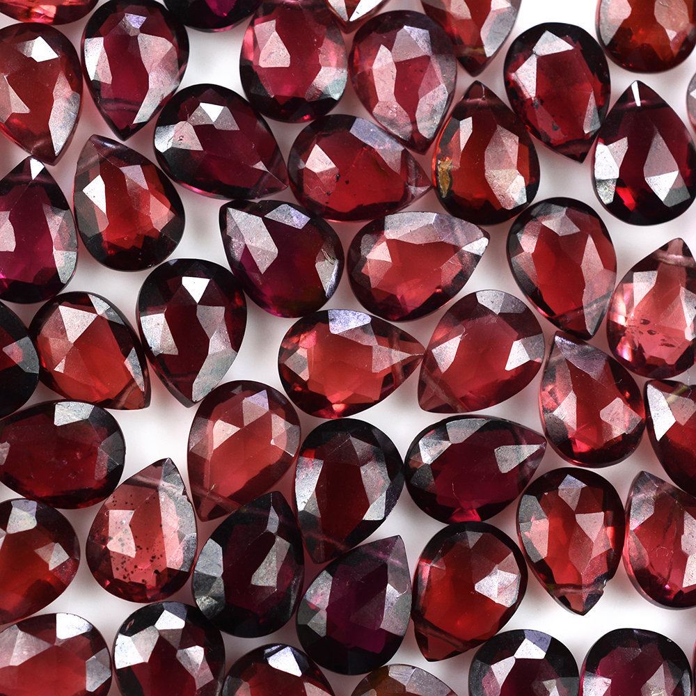 RED GARNET ROSE CUT BRIOLEETE PEAR (FULL DRILL) 7.50X5.50MM 1.18 Cts.