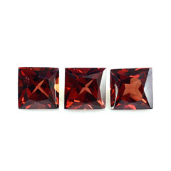 RED GARNET PRINCESS CUT SQUARE 4MM 0.50 Cts.