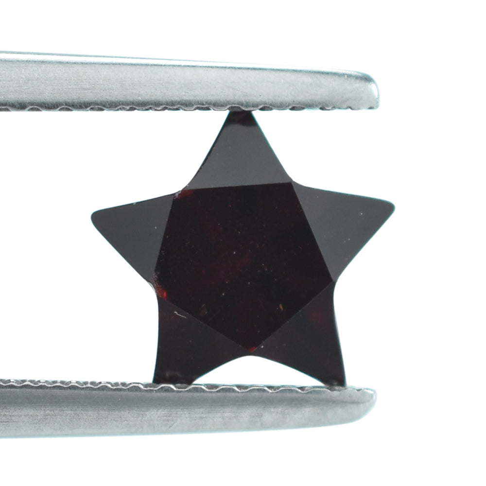 RED GARNET (MEDIUM) CUT STAR 8MM (T.H. 5.20-5.60MM) 2.15 Cts.