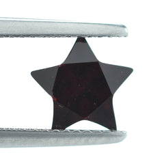 RED GARNET (MEDIUM) CUT STAR 8MM (T.H. 5.20-5.60MM) 2.15 Cts.