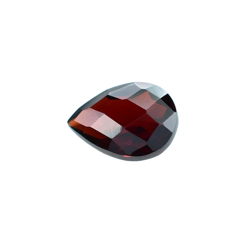 RED GARNET CHECKER CUT PEAR (DARK/CLEAN) 7X5MM 0.81 Cts.