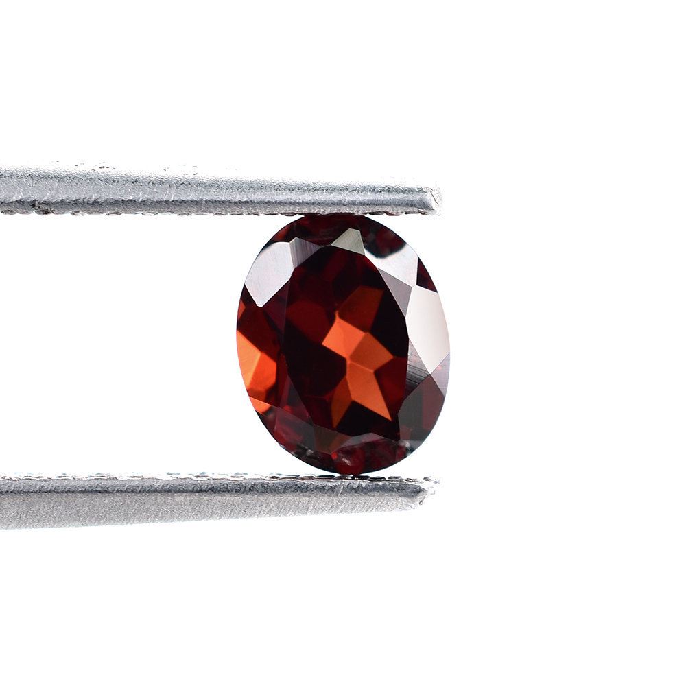 RED GARNET CUT OVAL (OPEN RED/CLEAN) 6X5MM 0.73 Cts.
