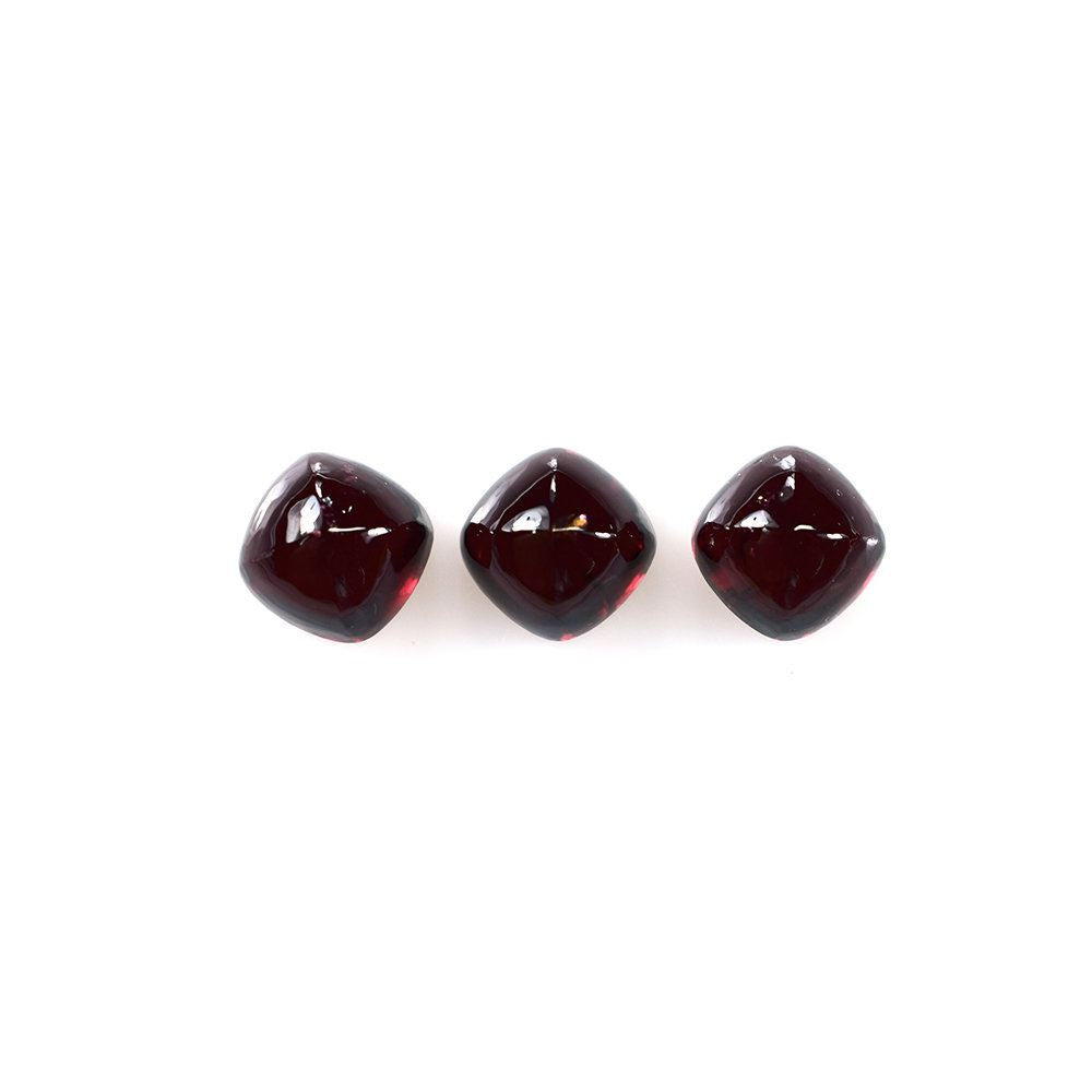 RED GARNET SUGARLOAF CUSHION CAB (MEDIUM/HI) 7X7MM 1.66 Cts.