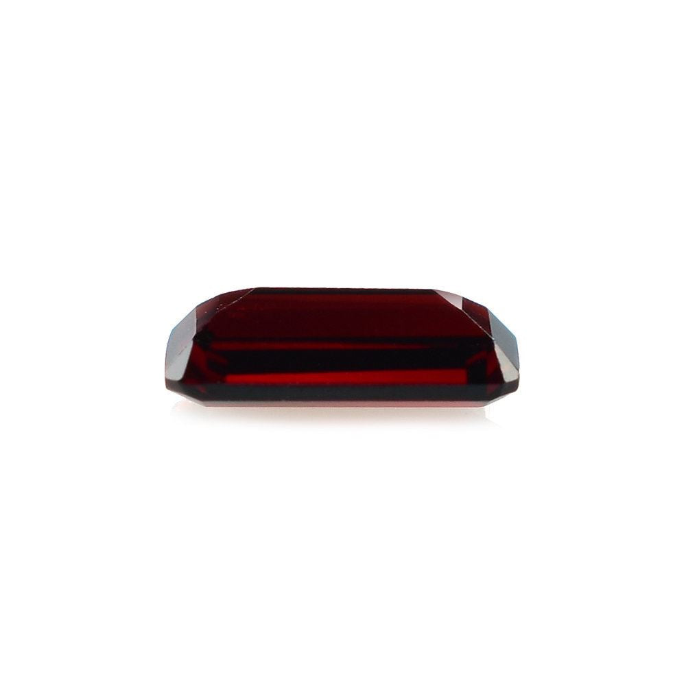 RED GARNET STEP CUT OCTAGON (DARK/CLEAN) 8X4MM 1.02 Cts.