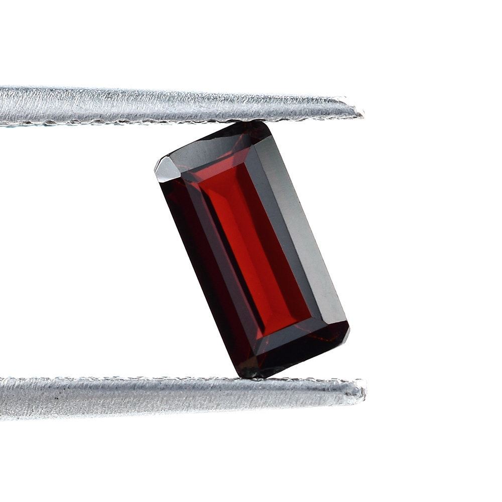 RED GARNET STEP CUT OCTAGON (DARK/CLEAN) 8X4MM 1.02 Cts.
