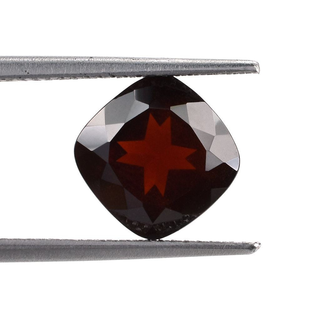 RED GARNET CUT CUSHION (DARK/HI) 9X9MM 4.05 Cts.