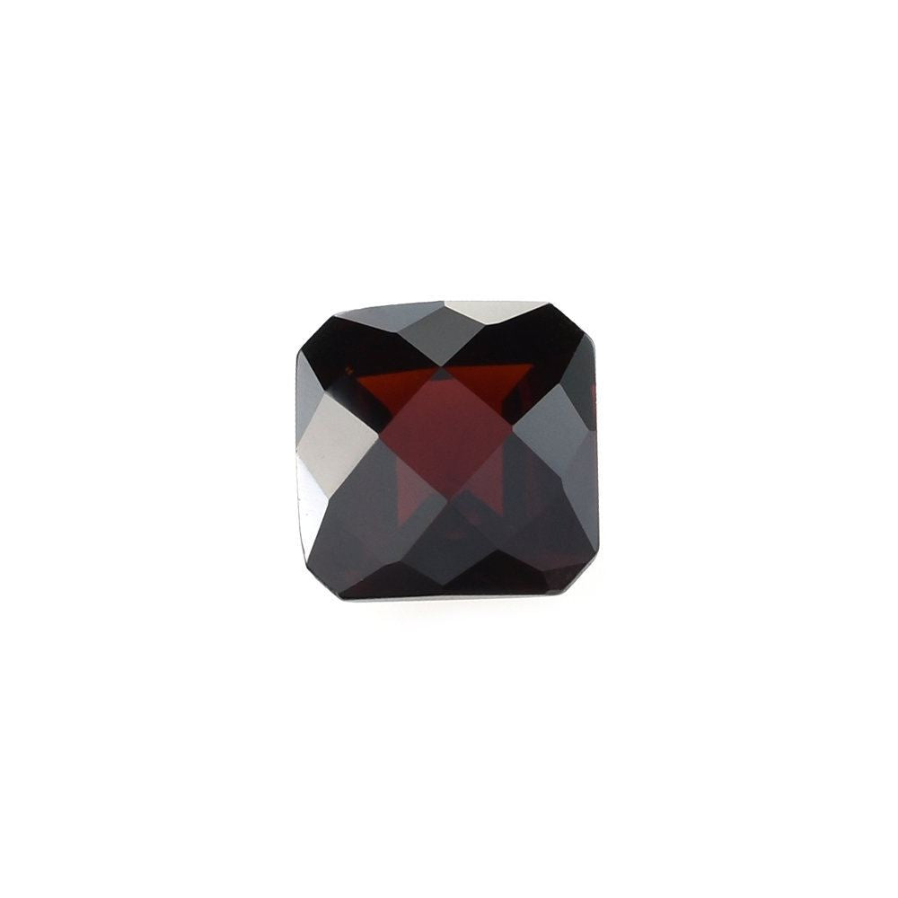 RED GARNET CHECKER CUT GEMSTONE BACK OCTAGON (DARK/CLEAN) 5X5MM 0.71 Cts.