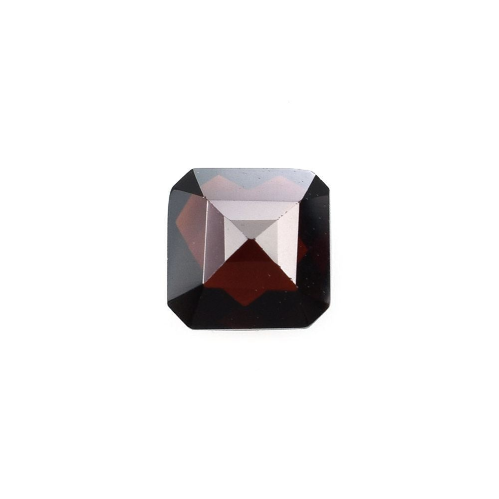 RED GARNET CHECKER CUT GEMSTONE BACK OCTAGON (DARK/CLEAN) 5X5MM 0.71 Cts.