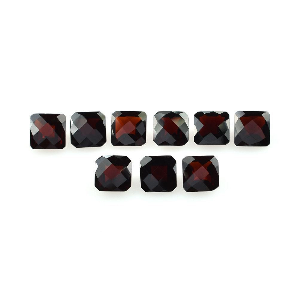 RED GARNET CHECKER CUT GEMSTONE BACK OCTAGON (DARK/CLEAN) 5X5MM 0.71 Cts.