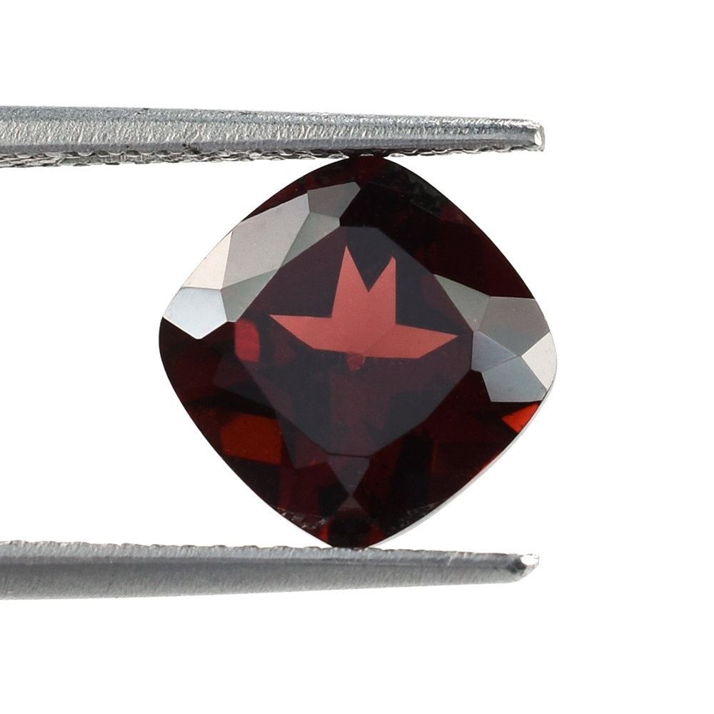RED GARNET CUT CUSHION (OPEN RED/SI) 9X9MM 4.05 Cts.