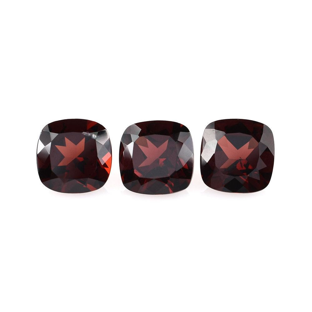 RED GARNET CUT CUSHION (OPEN RED/SI) 9X9MM 4.05 Cts.