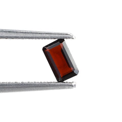 RED GARNET STEP CUT OCATGON (DARK/CLEAN) 5X3MM 0.37 Cts.