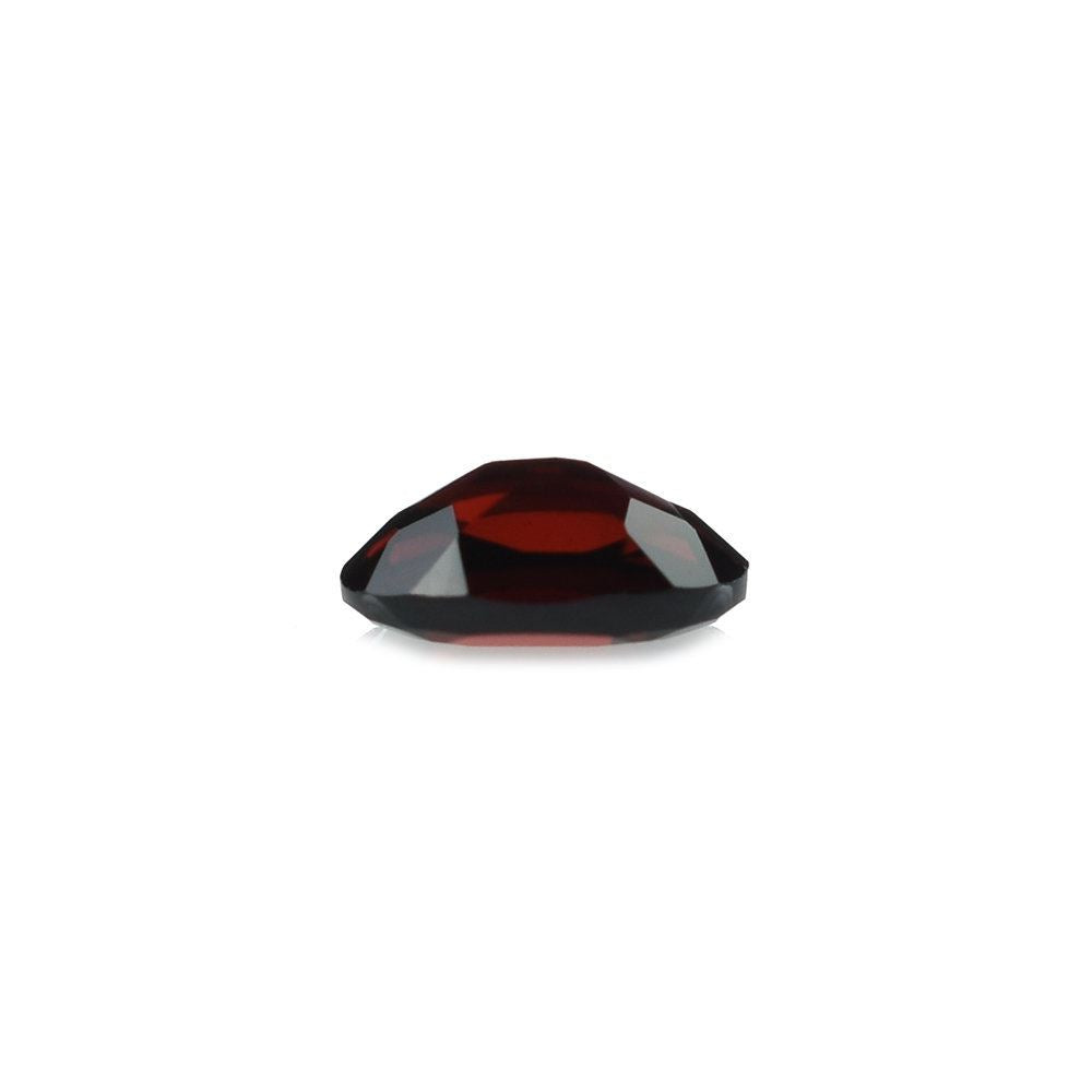RED GARNET CUT OVAL (DARK/CLEAN) 6X4MM 0.55 Cts.