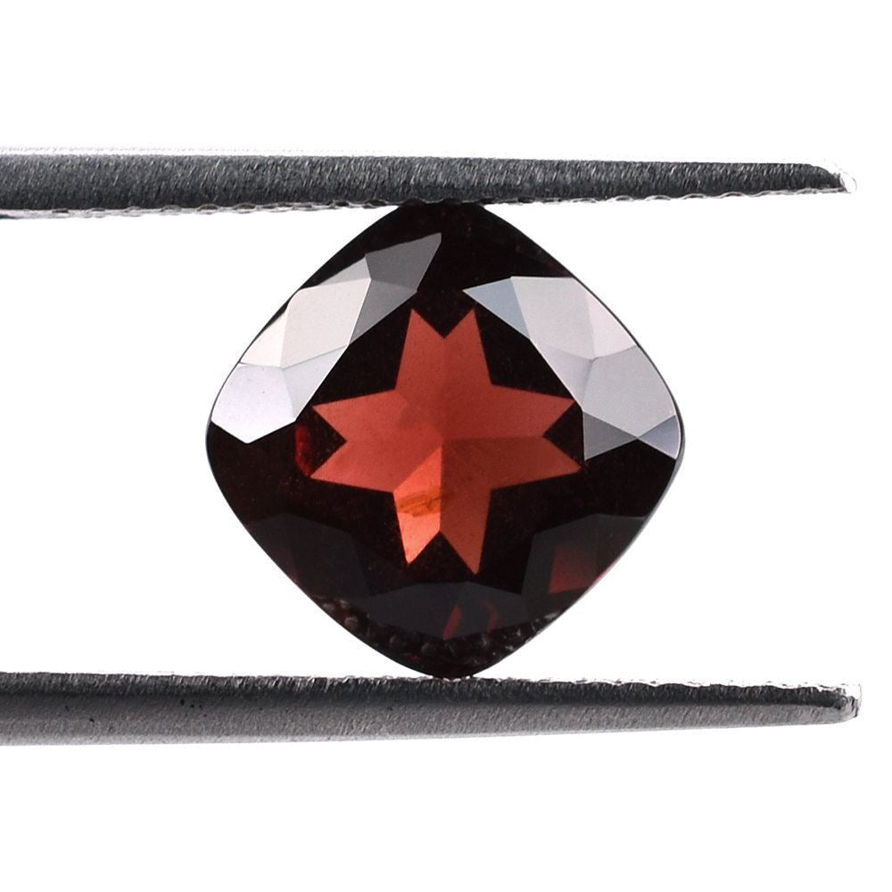 RED GARNET CUT CUSHION (MEDIUM/HI) 9X9MM 4.05 Cts.