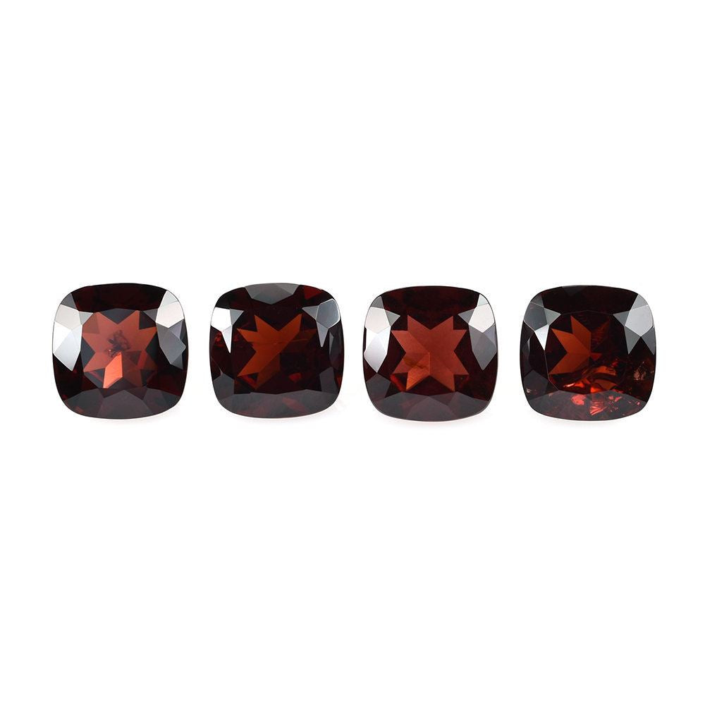 RED GARNET CUT CUSHION (MEDIUM/HI) 9X9MM 4.05 Cts.