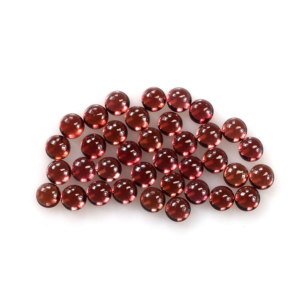 RED GARNET PLAIN ROUND CAB 4X4MM 0.38 Cts.