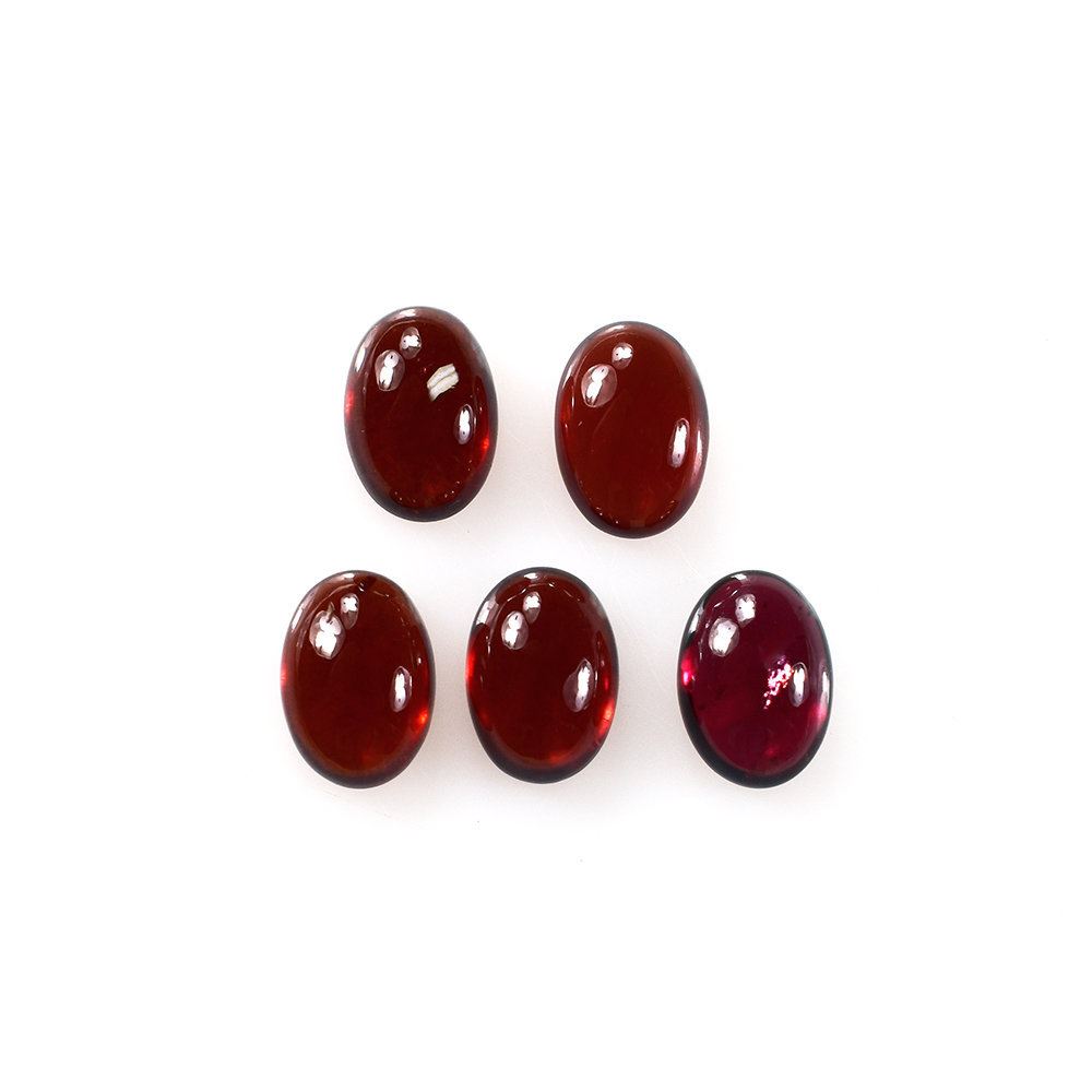 RED GARNET PLAIN OVAL CAB (MEDIUM/SI) 7X5MM 1.10 Cts.