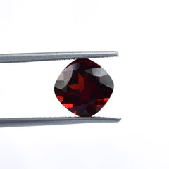 RED GARNET CUT CUSHION (OPEN RED/CLEAN) 9.00X9.00 MM 3.60 Cts.