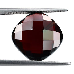 RED GARNET CHECKER CUT BRIOLETTE CUSHION (VERY DARK/CLEAN) (FILL DRILL-1.00MM) 13X13MM 10.20 Cts.