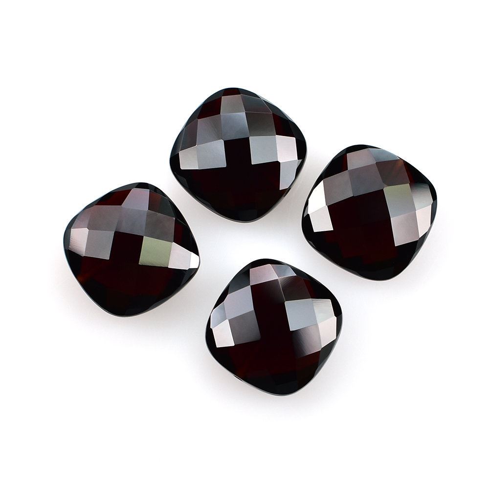 RED GARNET CHECKER CUT BRIOLETTE CUSHION (VERY DARK/CLEAN) (FILL DRILL-1.00MM) 13X13MM 10.20 Cts.