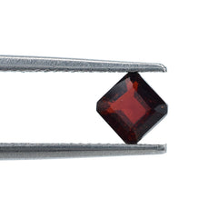 GARNET STEP CUT OCTAGON (DARK)(CLEAN) 5.00X5.00 MM 0.76 Cts.