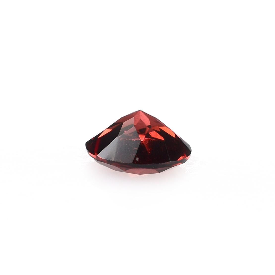 GARNET CUT ROUND (OPEN RED)( CLEAN) 6.00X6.00 MM 0.96 Cts.