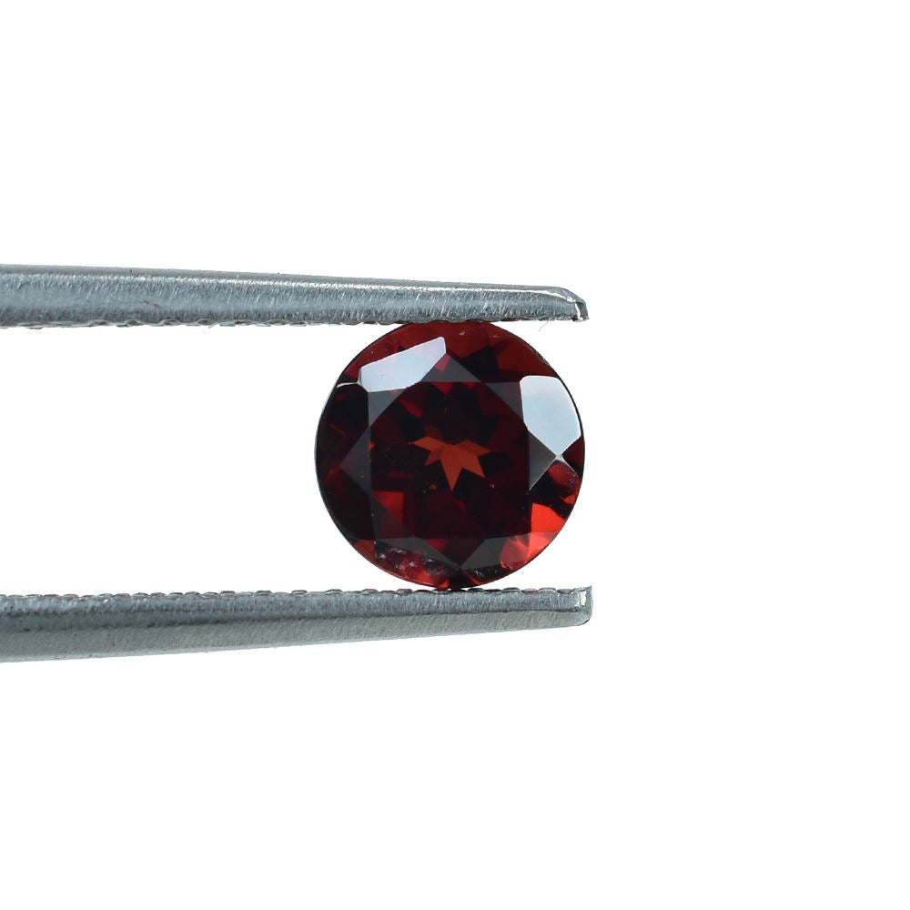 GARNET CUT ROUND (MEDIUM RED)(CLEAN) 6.00X6.00 MM 1.14 Cts.