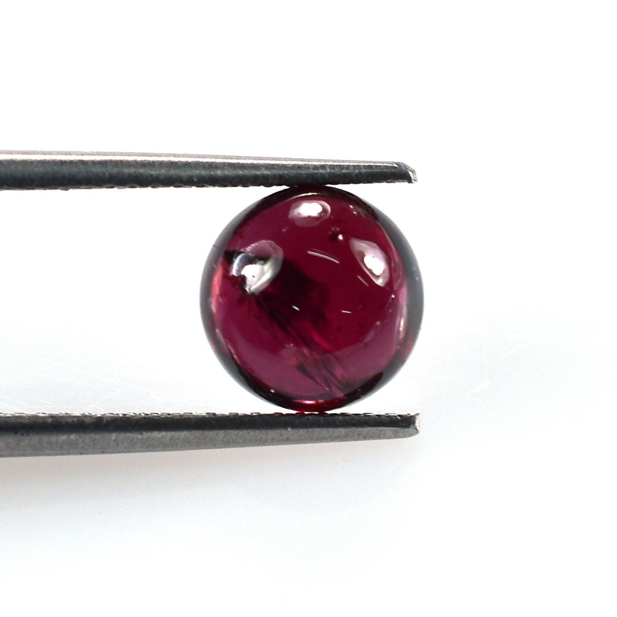 GARNET PLAIN ROUND CAB (DARK RED)(HI) 8.00X8.00 MM 3.20 Cts.