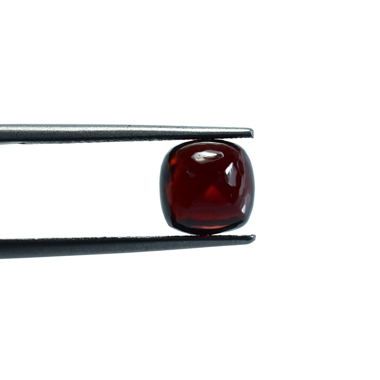 GARNET SUGARLOAF CUSHION CAB (DARK)(HI) 8.00X8.00 MM 4.18 Cts.